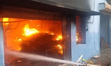 காட்பாடி ஷோ ரூம் குடோனில் தீ விபத்து! ஒரு கோடி சேதம்?