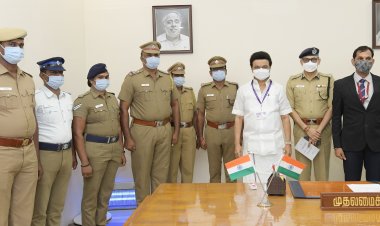 காவலர் முதல் ஆய்வாளர் வரை இலவசமாக பயணிக்கலாம்! முதல்வர் அறிவிப்பு!