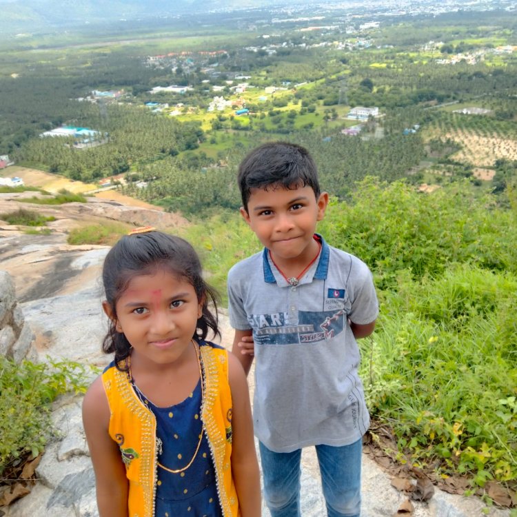 குளத்தில் விழுந்து இறந்த சிறார்களின் கடைசி சிரிப்பு!தந்தையும் தற்கொலை செய்து கொண்டார்!