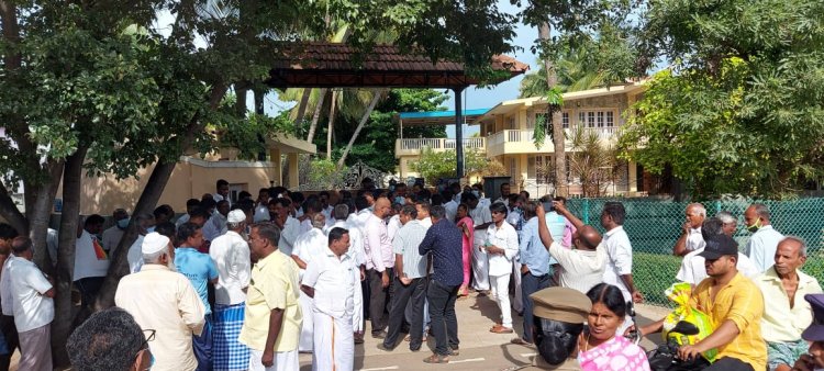 வருமானத்தை விட 654 சதம் கூடுதல் சொத்து! முன்னாள் அமைச்சர் கே.சி.வீரமணி மீது வழக்கு! சோதனை நடக்கிறது!