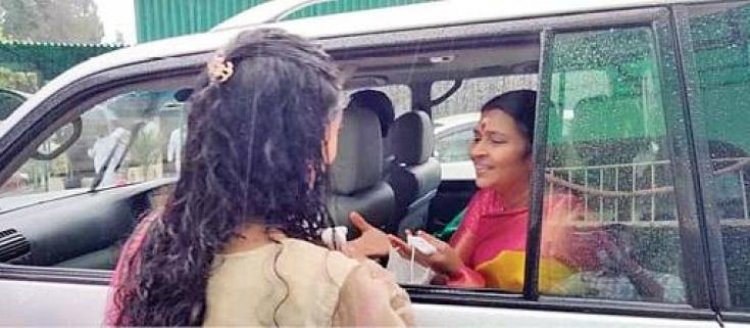 கொடைக்கானல் ஆசிரமத்துக்கு வந்த முதல்வரின் மனைவி துர்கா ஸ்டாலின்!