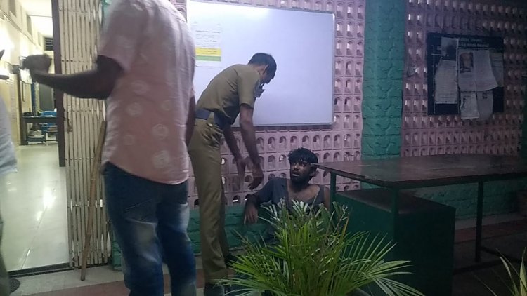 பொது இடத்தில் குத்துச்சண்டையிட்ட போதை ஆசாமி!