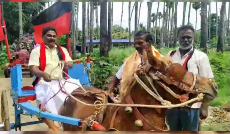 குதிரை வண்டி ஓட்டி வாக்கு சேகரிக்கும் ஜோலார்பேட்டை எம்.எல்.ஏ!