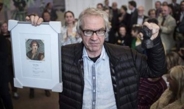 அல்கொய்தா வைத்த 1 லட்சம் டாலர் பரிசு! நபிகளை  கார்ட்டூனாக வரைந்தவர் சாலை விபத்தில் மரணம்!