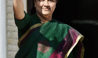 புலியின் குகையை பூனைகளுக்கு பரிசளிக்கலாமா? சசிகலா பரபரப்பு கடிதம்! சலசலக்கும் அ.தி.மு.க.!