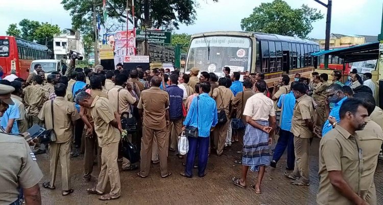 துரைமுருகனின் முறத்தால் அடி பேச்சு? பொங்கிய ஓட்டுநர்கள்!மாணவர்களுக்காக பணிக்கு திரும்பினர்!