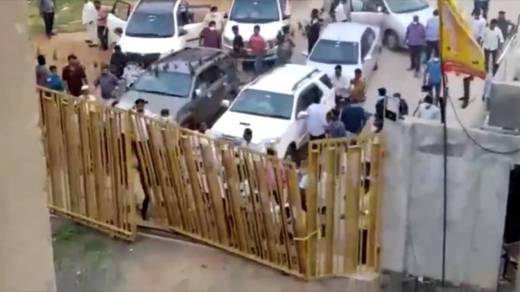 சந்திரபாபு நாயுடு கட்சி ஆபிஸை லூட் செய்த ஜெகன் மோகன் ரெட்டி கட்சியினர்!