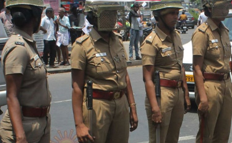பெண் போலிசாரை சீண்டிய வாலிபர்களுக்கு சிறை!