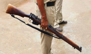 நடக்கவே முடியலை துப்பாகியை எங்கு தூக்குவது!