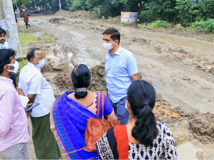 சாட்டையை சுழற்றும் கலெக்டர்! ஓட்டம் பிடிக்கும் ஒப்பந்ததாரர்கள்!