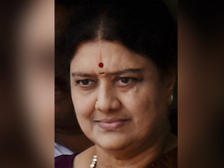 அ.தி.மு.க. நிலை மாறி தலை நிமிரும் சசிகலா! அ.தி.மு.க.விற்குள் சசிகலாவை அனுமதிக்க மாட்டோம் பொன்னையன்!