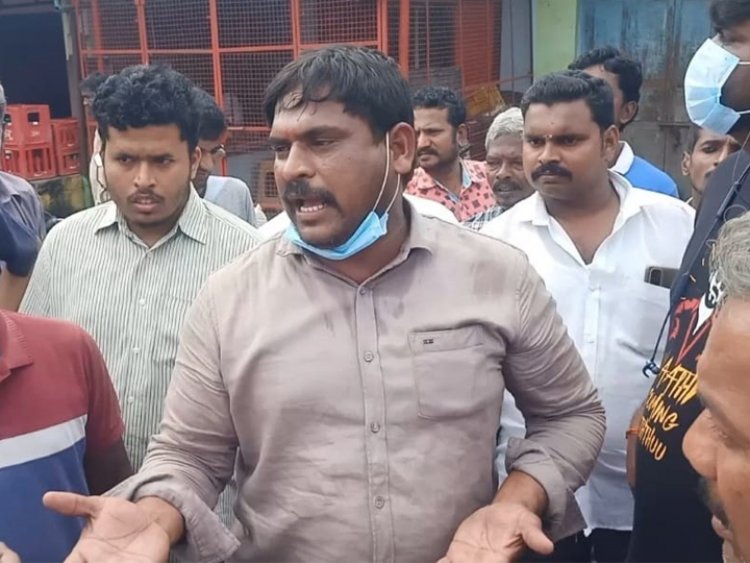 போலிஸை தாக்கி... வெல்டிங் ஷாப்பில் விலங்கை வெட்டி… தப்பிய பலே குற்றவாளி!