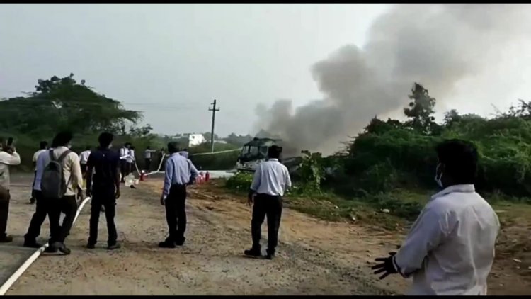 அதிர்ஷ்டவசமாக தப்பிய தொழிலாளர்கள்!