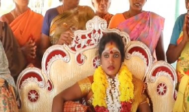 அடியேய் டிக்டாக் பார்ட்டி? உனக்கெல்லாம் சாமி வேஷமா? நெட்டிசன்கள் கோபம்!!