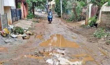 இரண்டே வீட்டுகாரர்களுக்கு முப்பது லட்சம் அரசு பணமா?