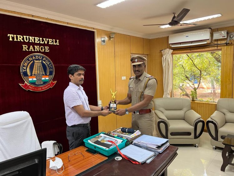 ஆண் அழகர் இன்ஸ்பெக்டருக்கு ஐ.பி.எஸ். அலுவலர்கள் பாராட்டு!