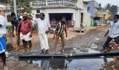 குப்பைகளை அள்ளி....கழிவுநீர் கால்வாயை சீர்படுத்தி...அமர்களப்படுத்தும் அ.தி.மு.க. வேட்பாளர்!