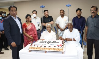 வேலூர் நறுவீ மருத்துவமனை!நோயாளிகளுடன் கேக் வெட்டி முதலாண்டு விழா கொண்டாட்டம்!  