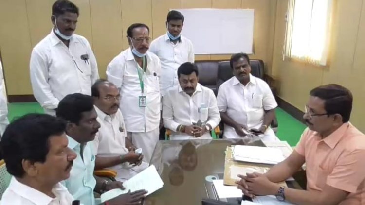 தட்டித் தூக்கும் தி.மு.க! பதுங்கி ஒதுங்கும் அ.தி.மு.க! 
