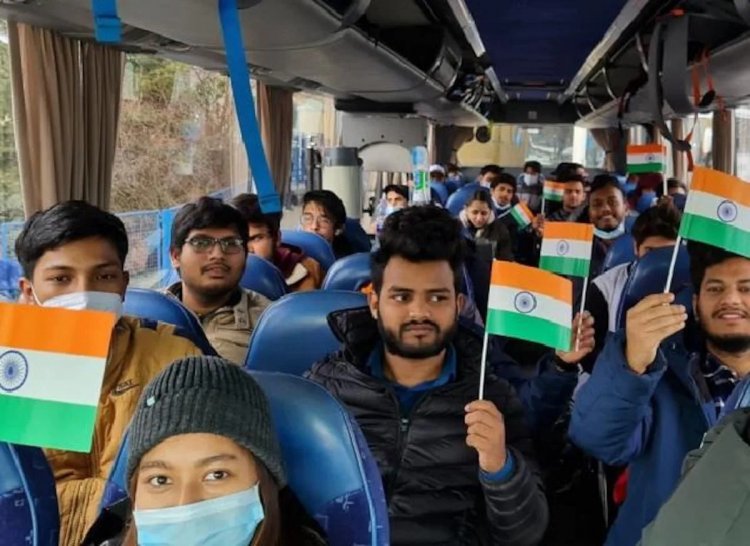 உக்ரைனில் இருந்து இந்தியா திரும்பிய மருத்துவ மாணவர்கள் நம் நாட்டிலேயே இனி படிக்கலாம் - மத்திய அரசு அறிவிப்பு!