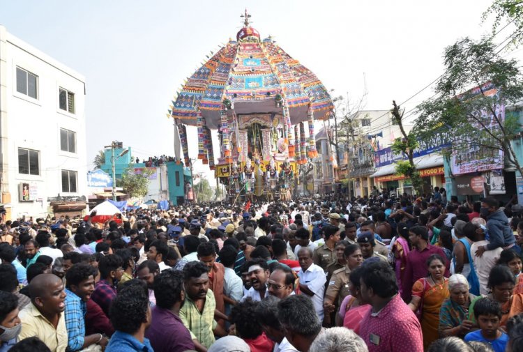 திருவாரூர் தியாகராஜர் கோவில் ஆழித்தேரோட்டம் இன்று நடைபெற்றது! மந்திரிகள் பங்கேற்பு!