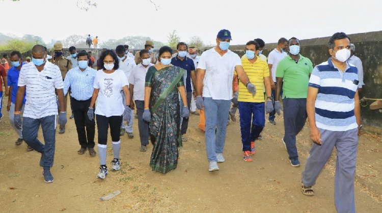 ஆட்சியர் தடாலடி!  சுத்தத்தை நோக்கி வேலூர் கோட்டை!