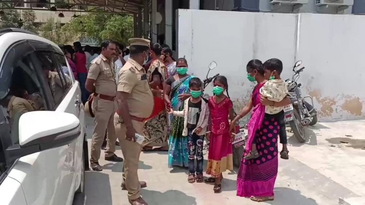 மாவட்ட ஆட்சியர் கூட்டத்தில் குழந்தைகளுடன் பெண் தீக்குளிக்க முயற்சி!