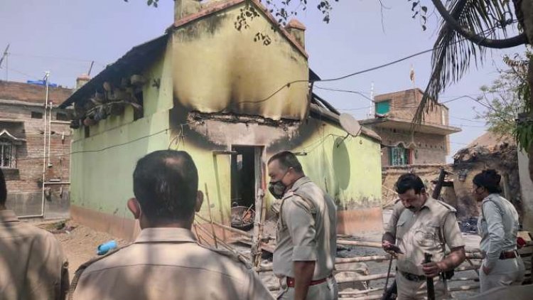 மேற்கு வங்க ஆட்சிக்கு சிக்கலா?10 பேர் உயிரோடு எரித்துக் கொலை!மத்திய அமைச்சர் அமித்ஷா விளக்கம் கேட்கிறார்!