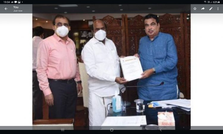 அமைச்சர் எ.வ.வேலுவுக்கு மத்திய அமைச்சர் பாராட்டு!