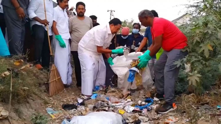 அமைச்சர் ஆட்சியர் இணைந்து மஞ்சப்பை திட்டத்தில் ஈடுபாடு!