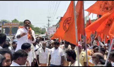 ஆர்பாட்டக்காரர்களிடம் மோதிய போலிஸ்!