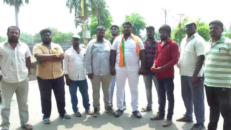 கோட்டையை பாஜகவினர் தூய்மைப்படுத்தக் கூடாது! விரட்டிய காவல் துறை!