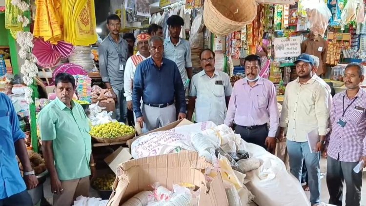 பிளாஸ்ட்டிக் விற்பனையை ஓடியாடி தடுக்கும் கலெக்டர்!