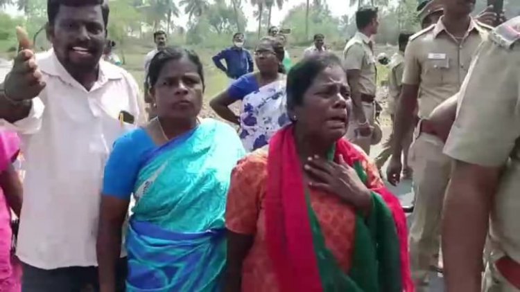 . நீதிமன்ற உத்தரவை நிறைவேற்றிய ஆணையர்! கதறி அழுத மூதாட்டி!