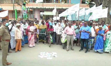 டுபாக்கூர் சான்று:- எஸ்.பி.ஆபிஸில் போராட்டம் நடத்திய மாற்று திறனாளிகள்!