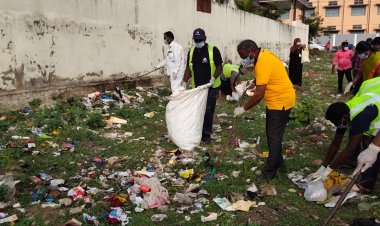 கலெக்டரே குப்பையை அகற்றி சாதனை!