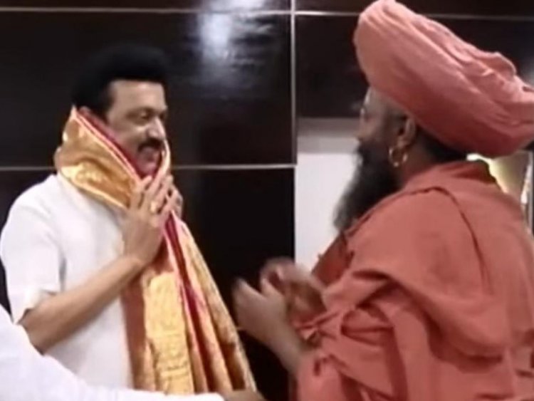 அடிமைகளா? தேவதாசி முறையா? சர்ச்சைக்கு முற்று புள்ளி:- பட்டினப் பிரவேசம் நடத்த முதல்வர் மு.க.ஸ்டாலின் அனுமதி!