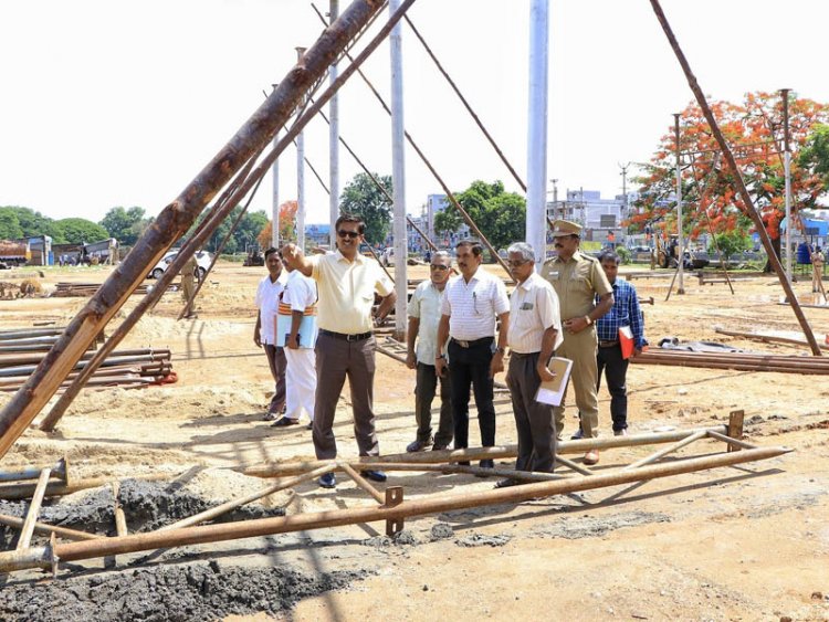 ஆட்டோ ஓட்டிப்பார்த்த கலெக்டர்! முதல்வர் பங்கேற்கும் பகுதியை ஆய்வு செய்தார்!
