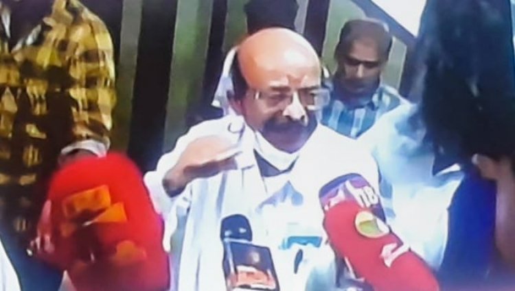 இ.பி.எஸ். ஆதரவு முன்னாள்கள் எஸ்கேப்! ஓ.பி.ஸை பார்த்து ஓட்டம் பிடித்தவர்களை தொண்டர்கள் வசைபாடினர்!