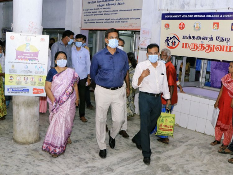 பள்ளி அருகே போதை பொருட்கள்!  தடை போட்ட கலெக்டர்!!! கொரோனா விதி முறைகளையும் அமுல்படுத்தினார்!!!