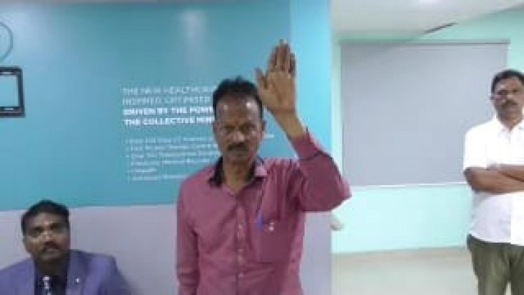 மீண்டும் கிட்டார் வாசிக்க கையை கொடுத்த டாக்டருக்கு நன்றி