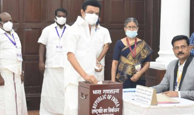 ஜனாதிபதி தேர்தல்- திமுக பர்ஸ்ட் - அதிமுக நெக்ஸ்ட்:- முதலமைச்சர் மு.க.ஸ்டாலின் ஓட்டு போட்டார்!