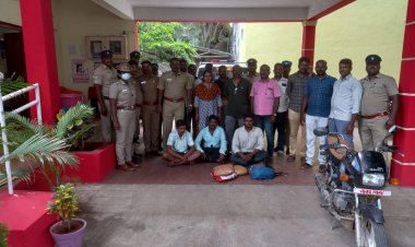 இன்ஸ்பெக்டர் பேபி தலைமையில் கஞ்சா பறிமுதல்! பார்சல் போகுது அதையும் பிடியுங்களேன்!