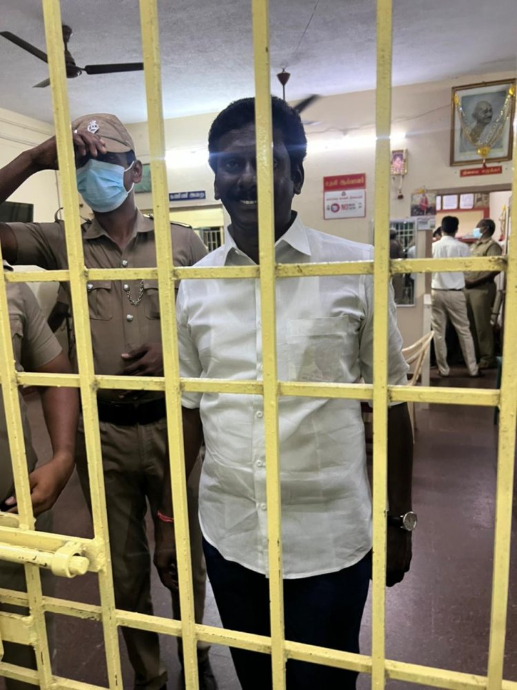 அரசாங்க பாலத்தை திறந்து வைத்த அ.தி.மு.க. மாவட்டச் செயலாளர் கைது! பாலம் பாலிடிக்ஸ்:-