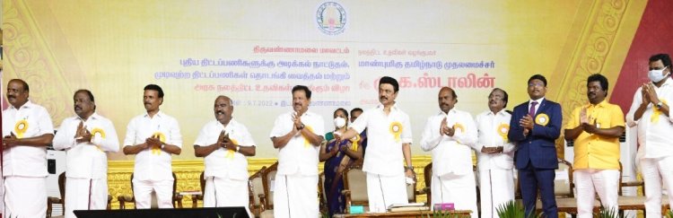 மக்கள் முன் நின்று ஆட்சி நடத்துகிறோம்:- முதலமைச்சர் திருவண்ணாமலையில் பேச்சு!