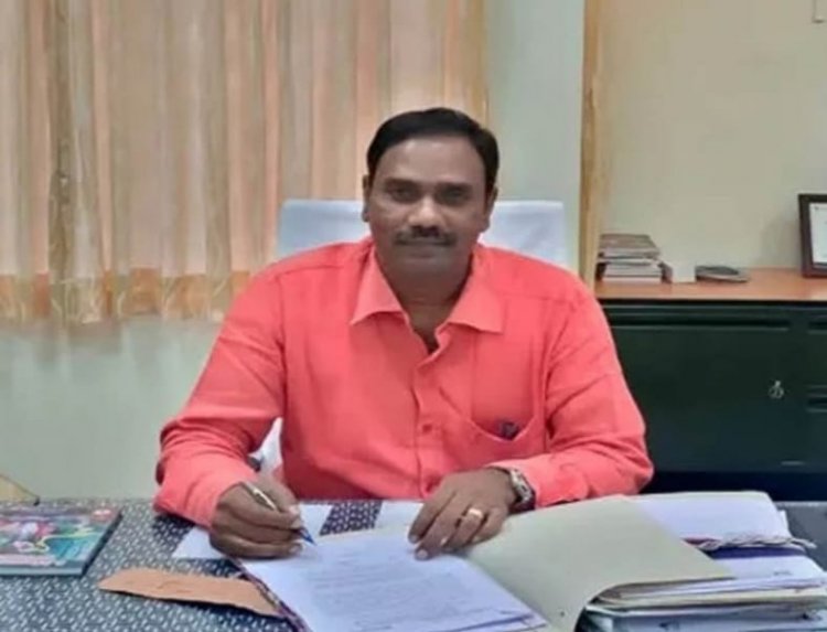 பெரியார் பல்கலை பதிவாளர் பலான புகாரில் கைது!