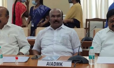 முன்னாள் அமைச்சர் ஜெயக்குமாரின் சிறு பிள்ளைத்தனம்!