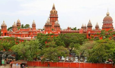 சிறையில் தள்ளாதீர்கள் என கண்ணீர் விட்ட பெண் தாசில்தார்!! நீதிமன்ற அவமதிப்பால் பரபரப்பு!