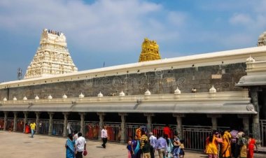 மாப்பிள்ளையிடம் செல் போனை பறித்த காஞ்சி பூஜாரிகள்!தாதாயிசம் என்று பக்தர்கள் புலம்பல்!