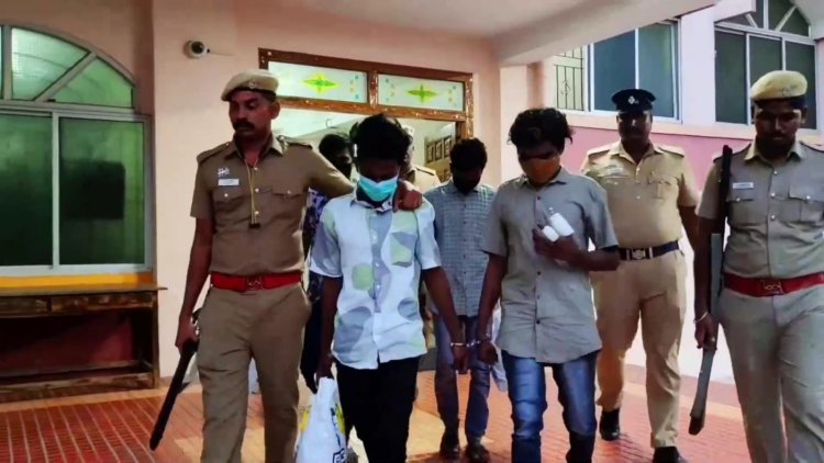மாணவனை கொலை செய்தவர்கள் வேலூர் கோர்ட்டில் சரண்!